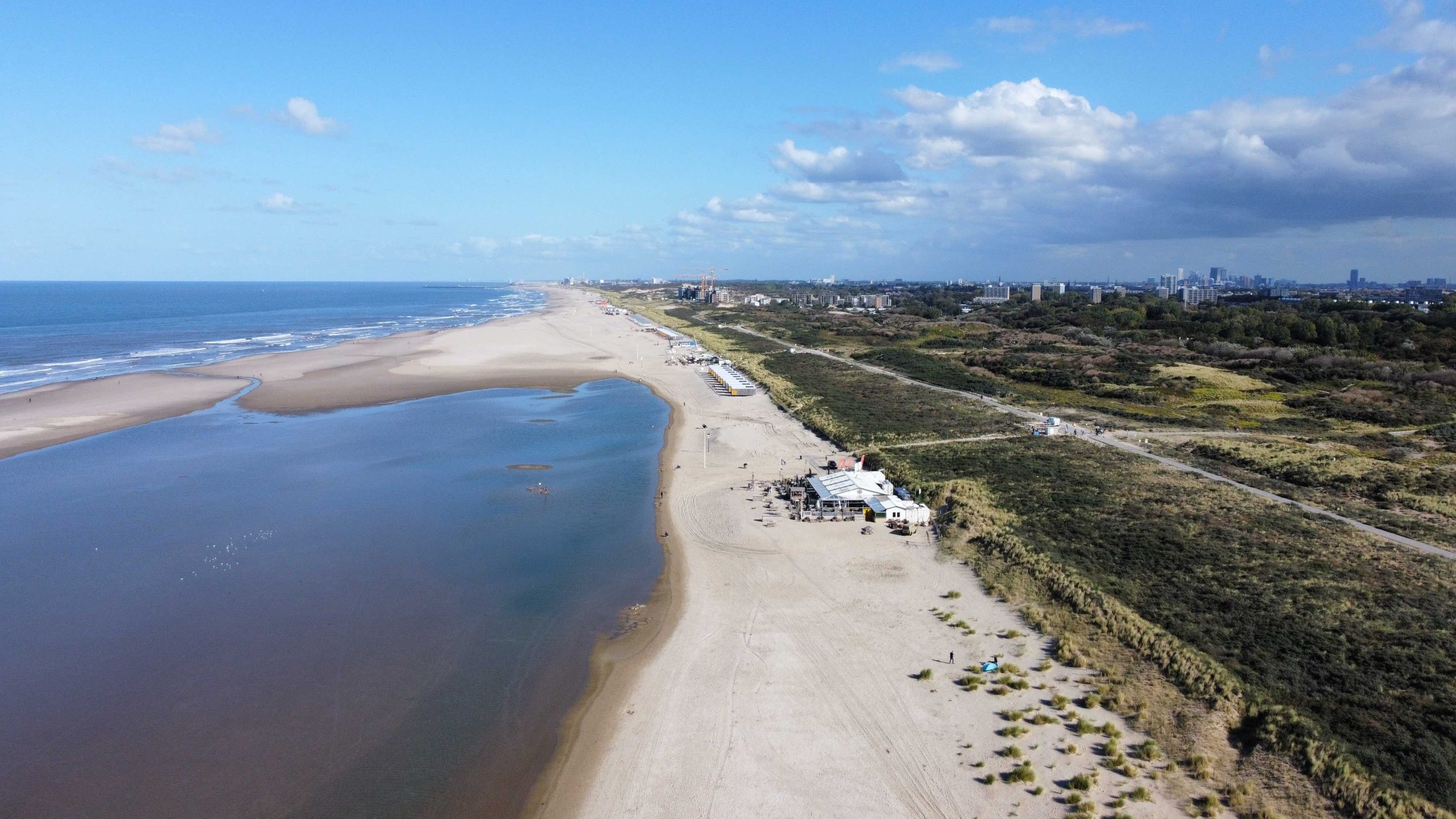 BLOW Beach House Den Haag Strandtent