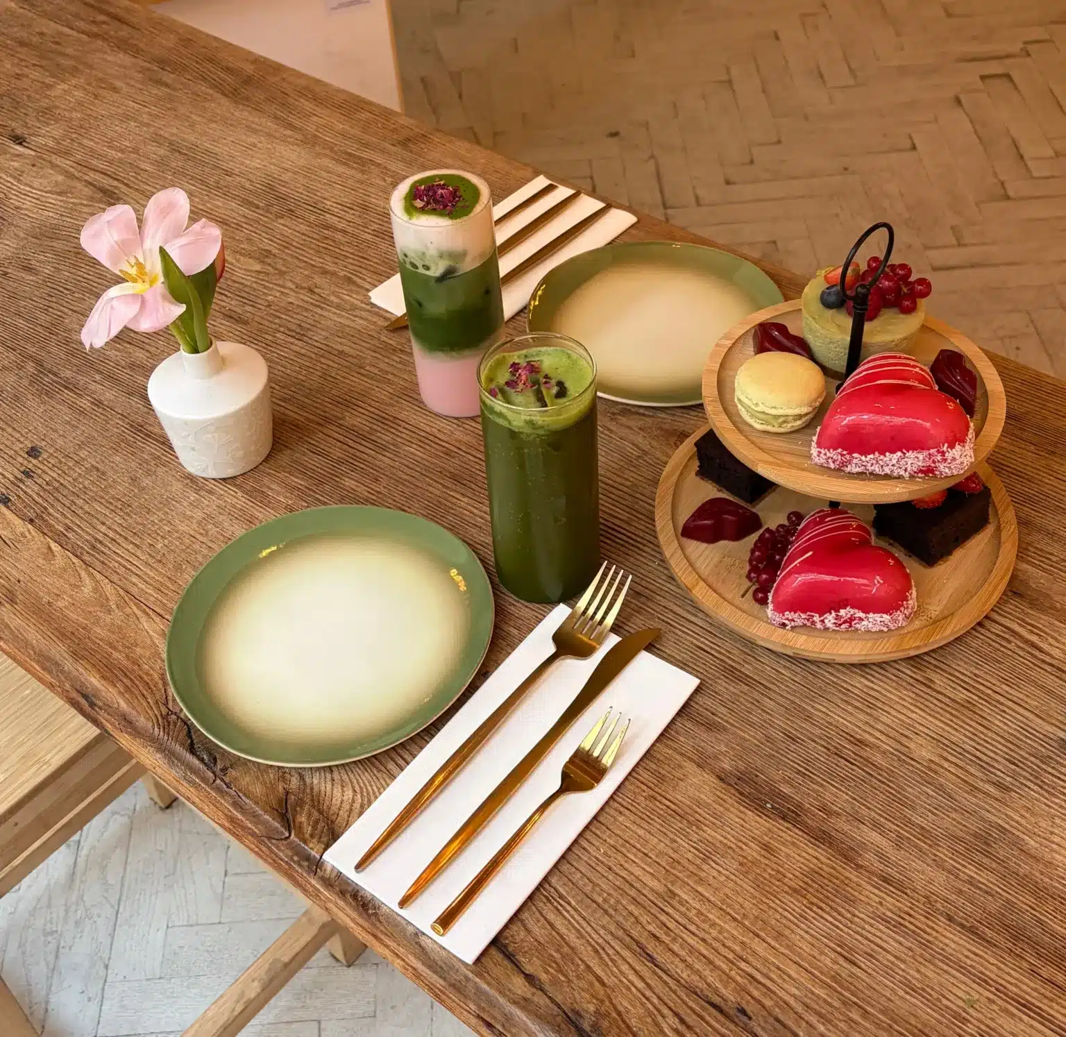 Hug The Tea Valentijns High Tea Den Haag